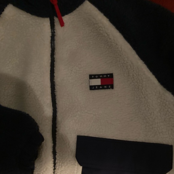 BNWT Tommy Hilfiger jacket. - Picture 2 of 4